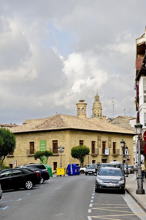 Apartamentos Turisticos Los Zapatos Morados Аро Экстерьер фото