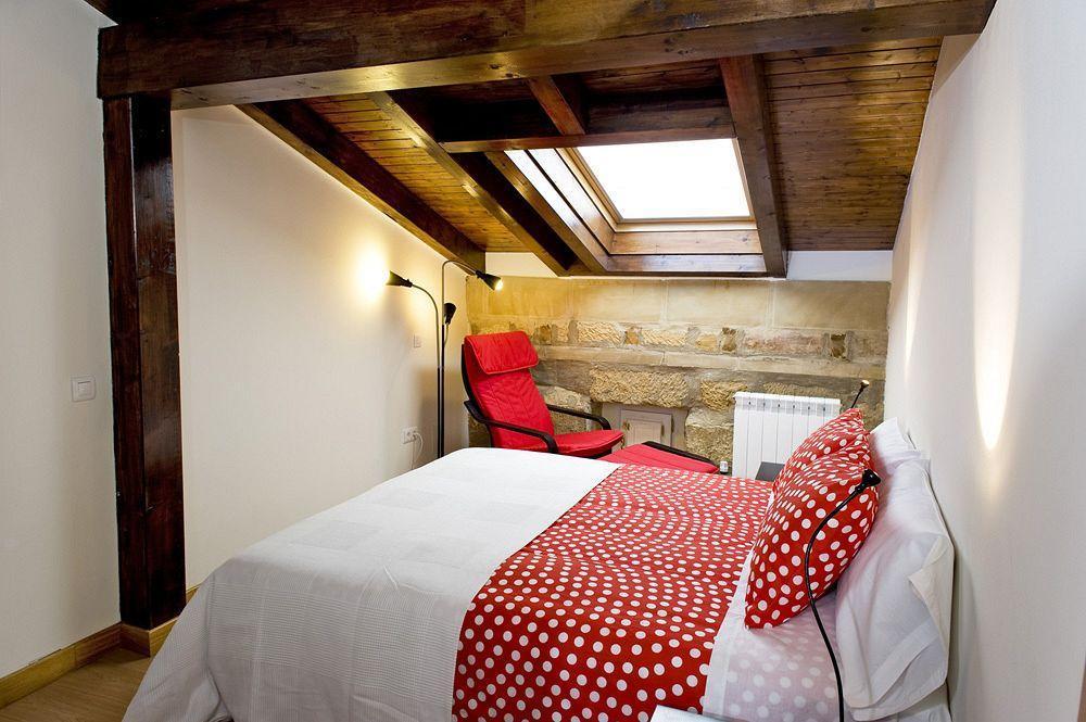 Apartamentos Turisticos Los Zapatos Morados Аро Экстерьер фото