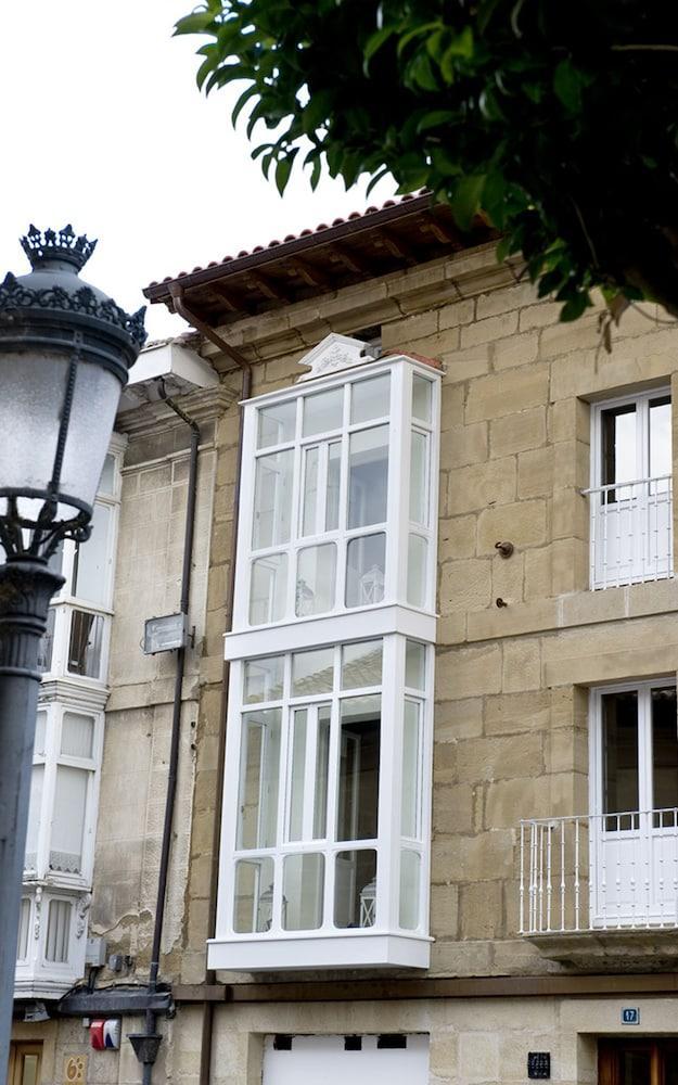 Apartamentos Turisticos Los Zapatos Morados Аро Экстерьер фото